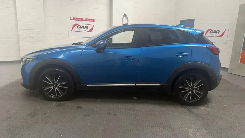 Second-hand Mazda CX-3 Inclusive 105 CP (77 kW) 2017 Albastru SUV