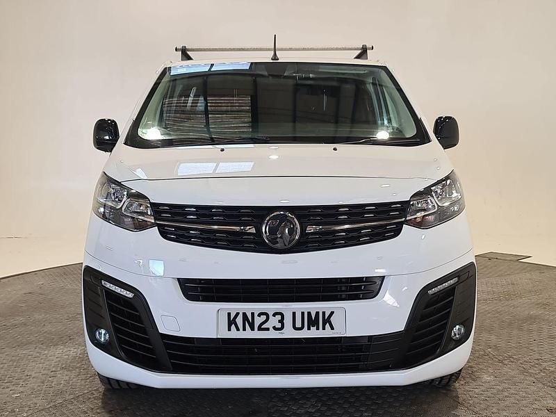 Used Vauxhall Vivaro Sportive 120 HP (88 kW) 2023 White MPV