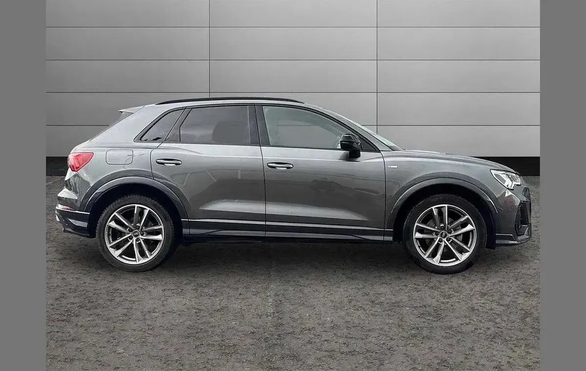 Used Audi Q3 Black Edition 150 HP (110 kW) 2022 Grey SUV