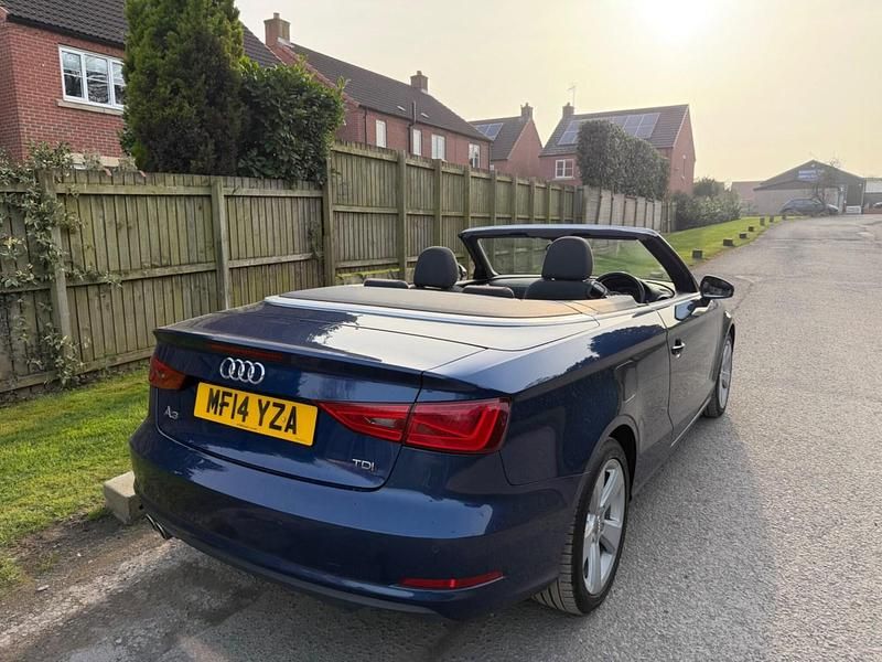 Usado Audi A3 Cabriolet Sport 150 CV (110 kW) 2014 Azul Descapotable