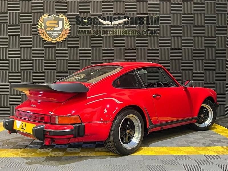 Used Porsche 911 300 HP (220 kW) 1988 Red Sedan