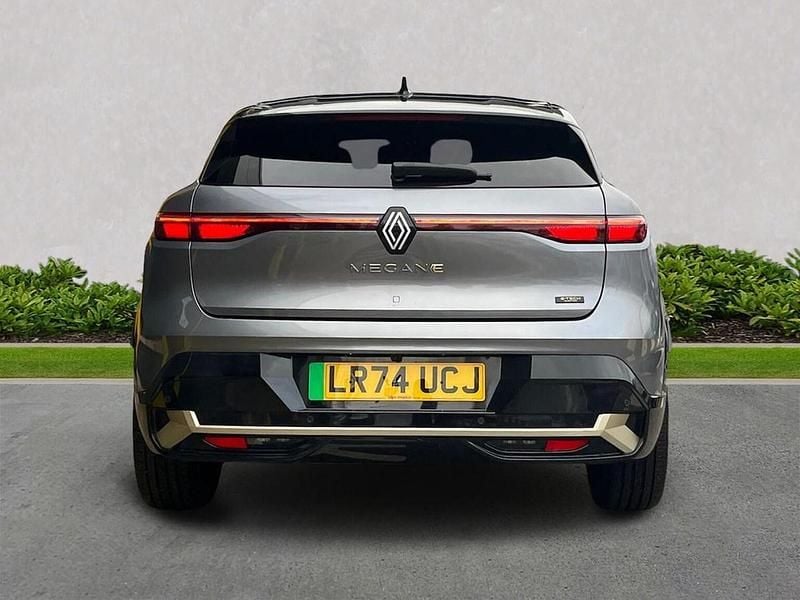 Used Renault Megane E-Tech Iconic 161 kW (220 HP) 2024 Grey/black Hatchback