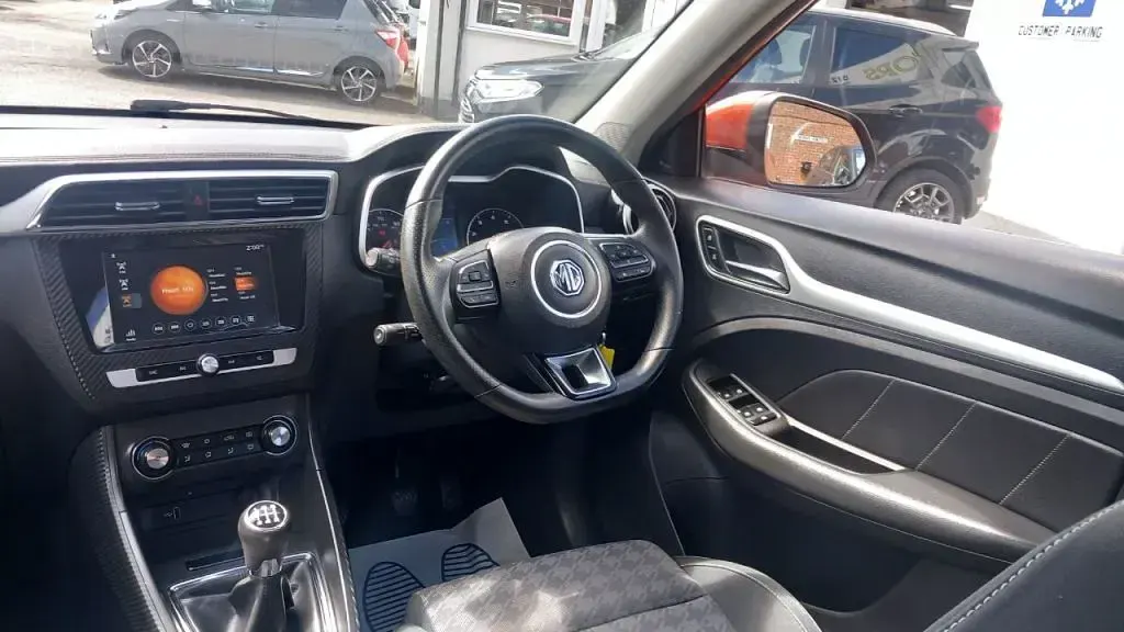 Used MG ZS Excite 106 HP (77 kW) 2020 Orange SUV
