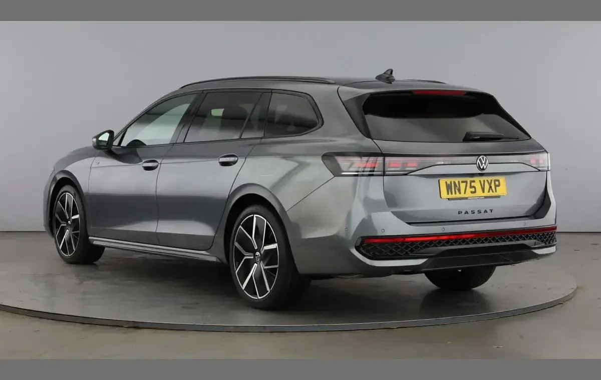 Used VW Passat R-line 147 HP (108 kW) 2025 Grey Estate