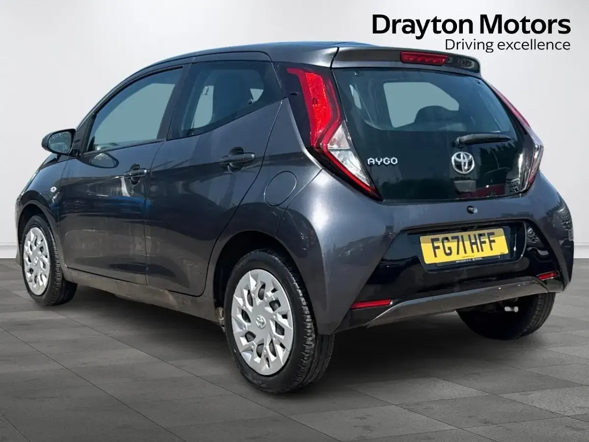 Used Toyota Aygo X-play 71 HP (52 kW) 2022 Grey Hatchback