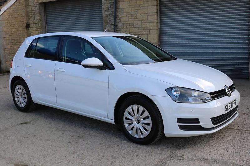 Used VW Golf VII S 105 HP (77 kW) 2013 White Hatchback
