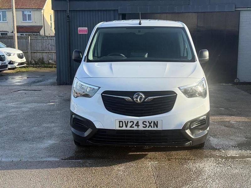 Used Vauxhall Combo 100 HP (73 kW) 2024 White MPV
