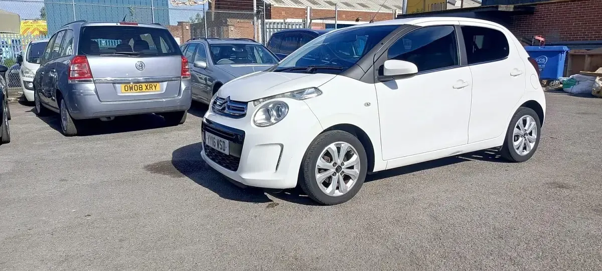 Used Citroën C1 Flair 80 HP (58 kW) 2016 White Hatchback