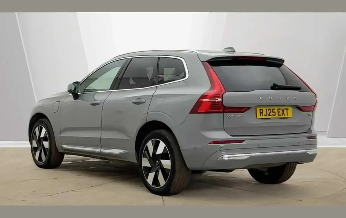 Used Volvo XC60 Ultra 449 HP (330 kW) 2025 Grey SUV