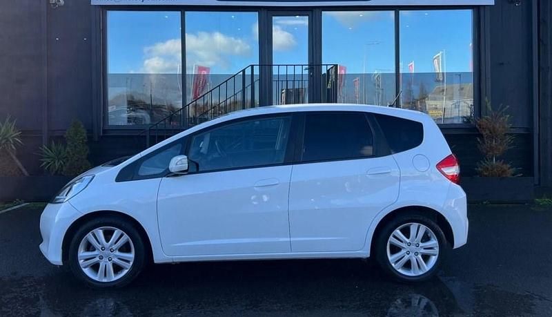 Używany Honda Jazz ES 99 KM (72 kW) 2015 Biały Hatchback