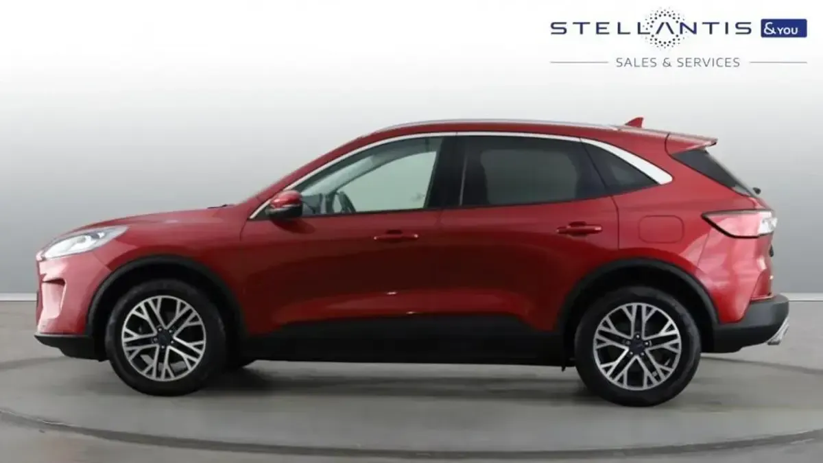 Used Ford Kuga Titanium 187 HP (137 kW) 2021 Red SUV