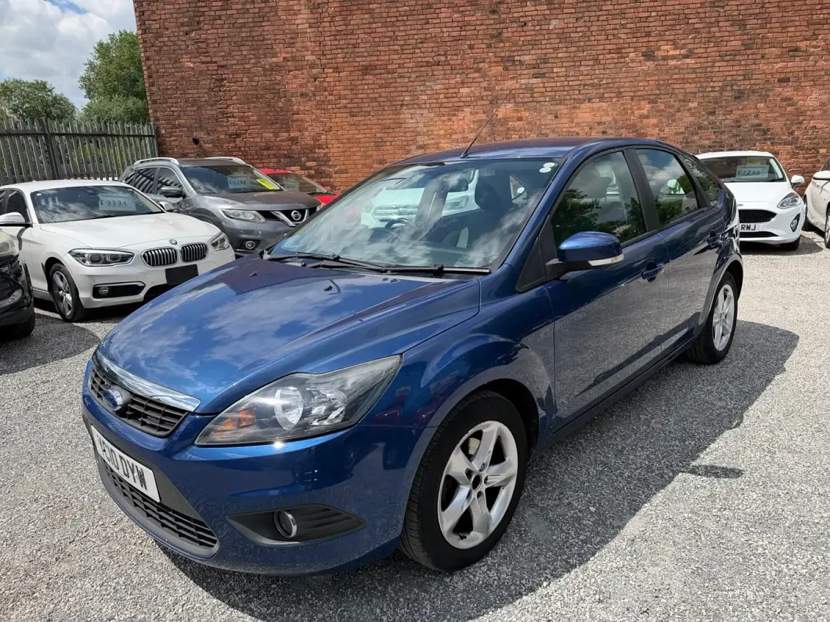 Used Ford Focus Zetec 2010 Blue Hatchback