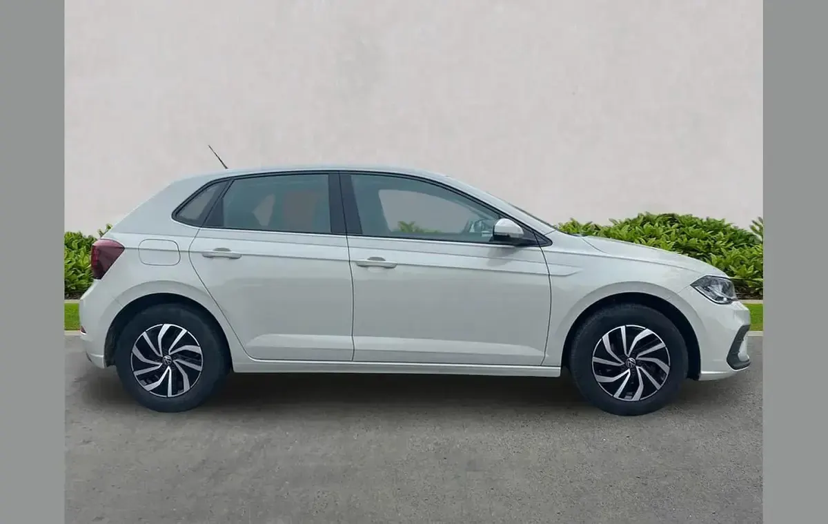 Begagnad VW Polo Life 80 HK (58 kW) 2024 Grå Halvkombi