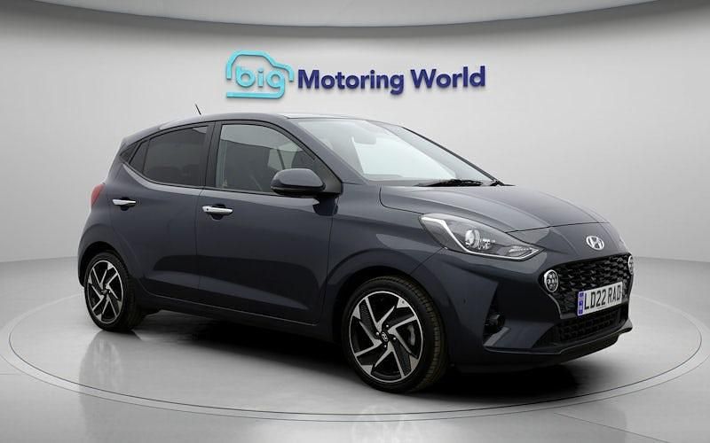 Usado Hyundai i10 Premium 84 HP (61 kW) 2023 Cinzento Citadino