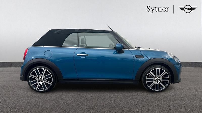 Used Mini Cooper Exclusive 134 HP (98 kW) 2024 Blue Hatchback