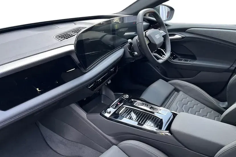 New Audi A6 e-tron S-Line 266 kW (362 HP) 2025 Mythos black Hatchback