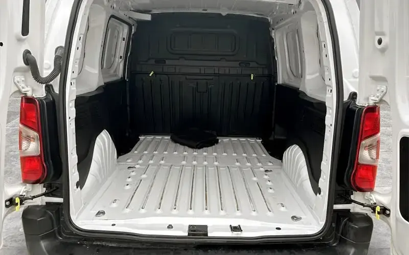 Used Peugeot Partner Premium 102 HP (75 kW) 2023 White MPV