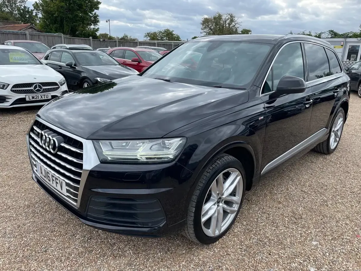 Used Audi Q7 S-Line 268 HP (197 kW) 2016 Black SUV