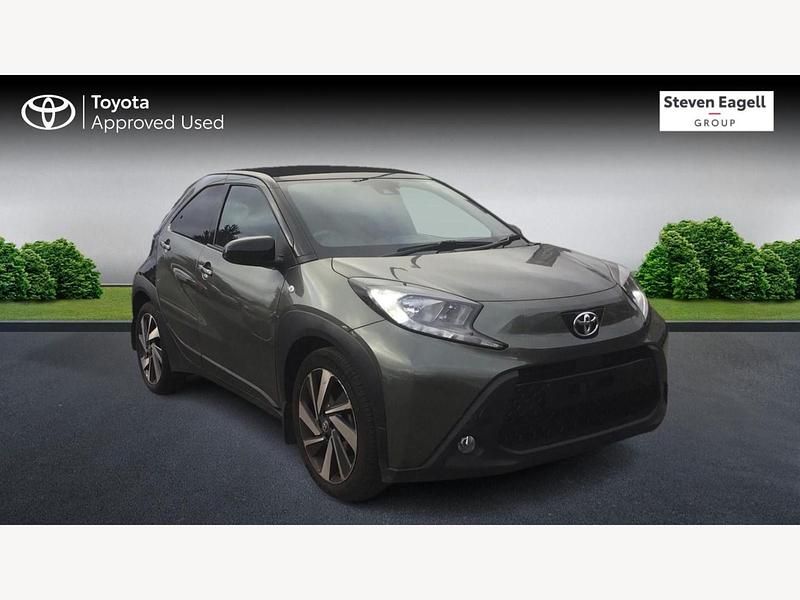 Green Used 2022 Toyota Aygo X SUV | £15,070 - Image 1/3