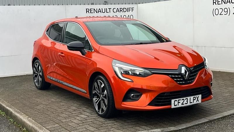 Used Renault Clio V Techno 145 HP (106 kW) 2023 Renault id  orange valencia  Hatchback