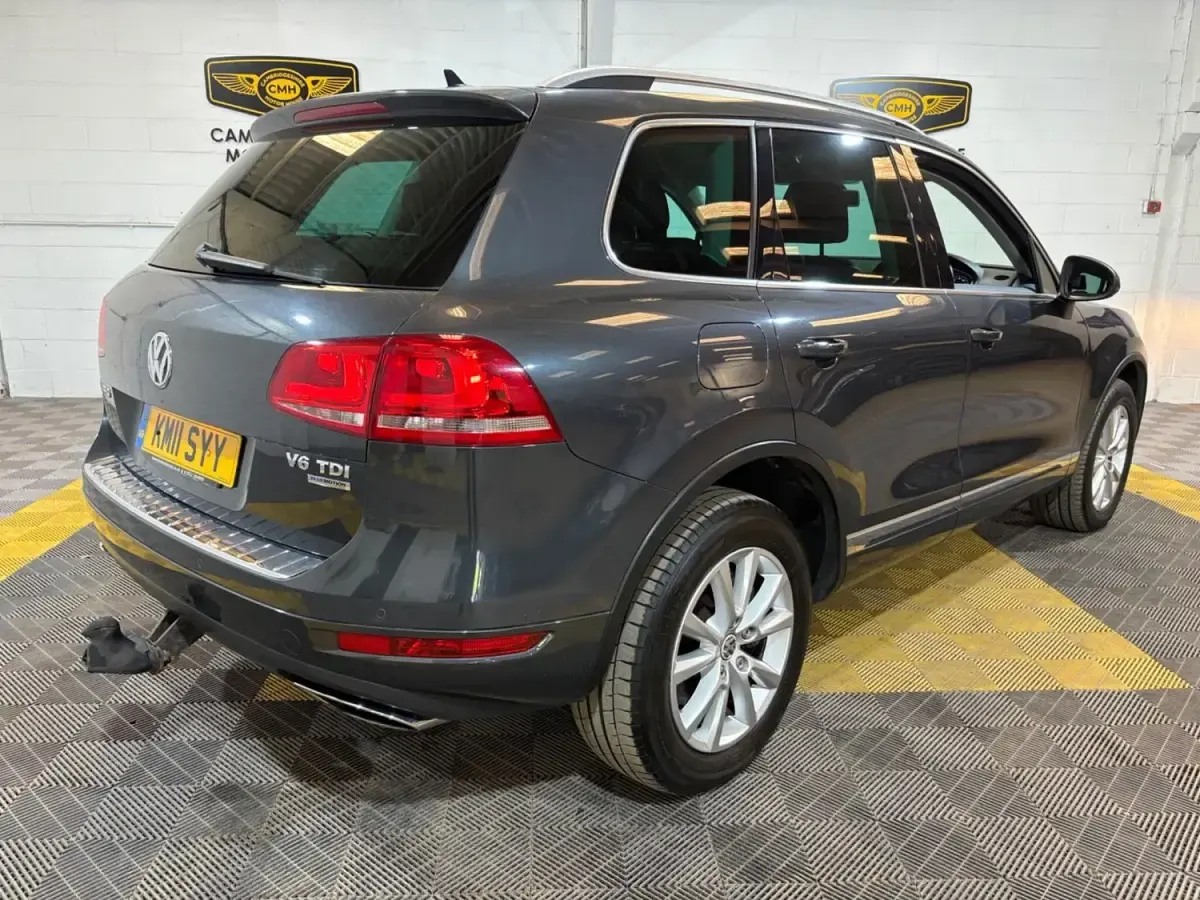 Usado VW Touareg SE 240 HP (176 kW) 2011 Cinzento SUV