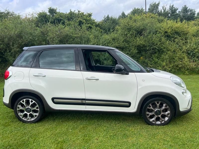 Used Fiat 500L Trekking 85 HP (62 kW) 2013 White MPV