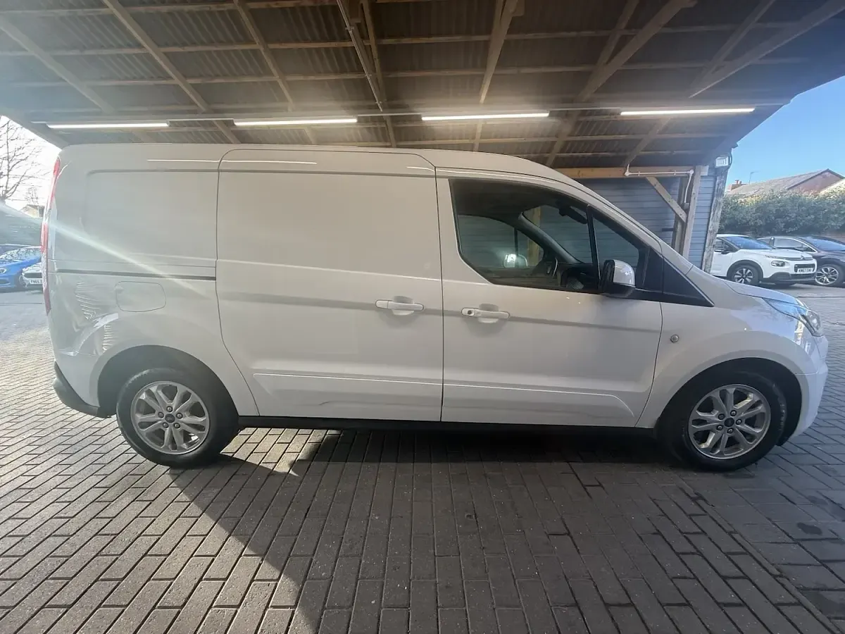 Used Ford Transit Limited 120 HP (88 kW) 2021 White Van