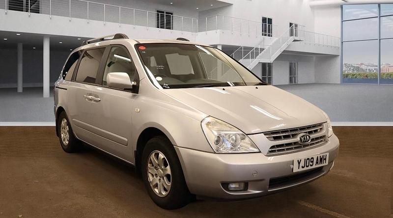 Silver Used 2009 Kia Sedona MPV | £2,198 (Good price) - Image 1/4