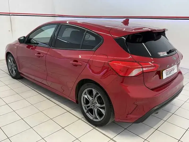 Used Ford Focus ST-Line 120 HP (88 kW) 2020 Red Hatchback