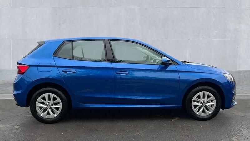 Used Skoda Fabia SE 80 HP (58 kW) 2025 Race blue metallic Hatchback