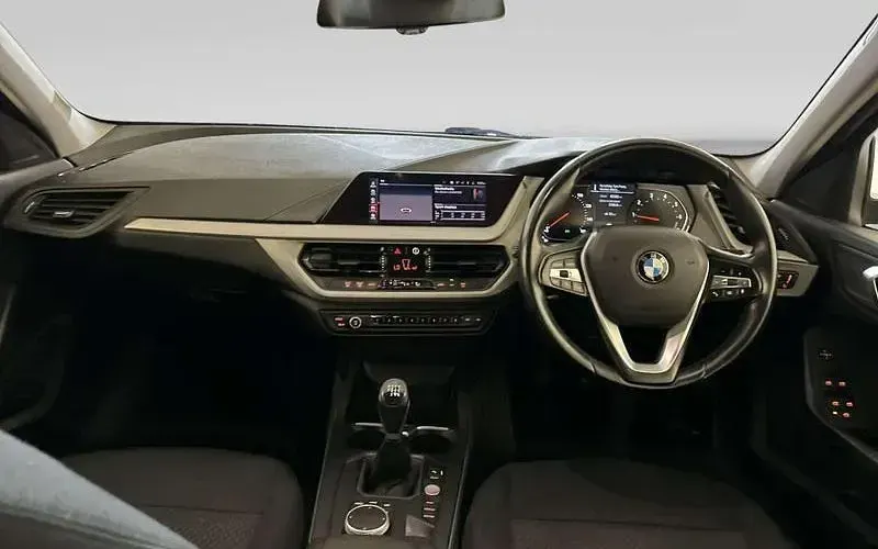 Used BMW 118 Luxury Line 140 HP (102 kW) 2020 Grey Hatchback