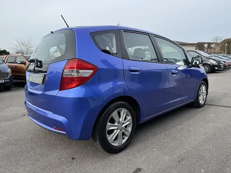 Used Honda Jazz ES 2013 Blue Hatchback