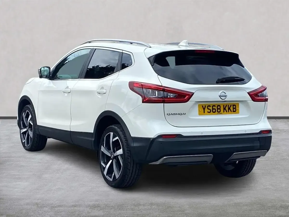 Used Nissan Qashqai Tekna+ 140 HP (102 kW) 2018 White SUV
