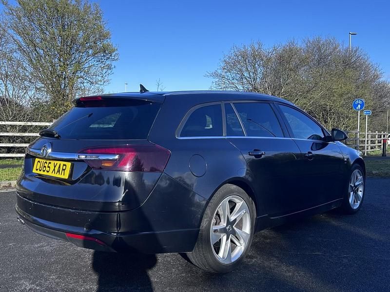 Used Vauxhall Insignia SRi 163 HP (119 kW) 2015 Black Estate