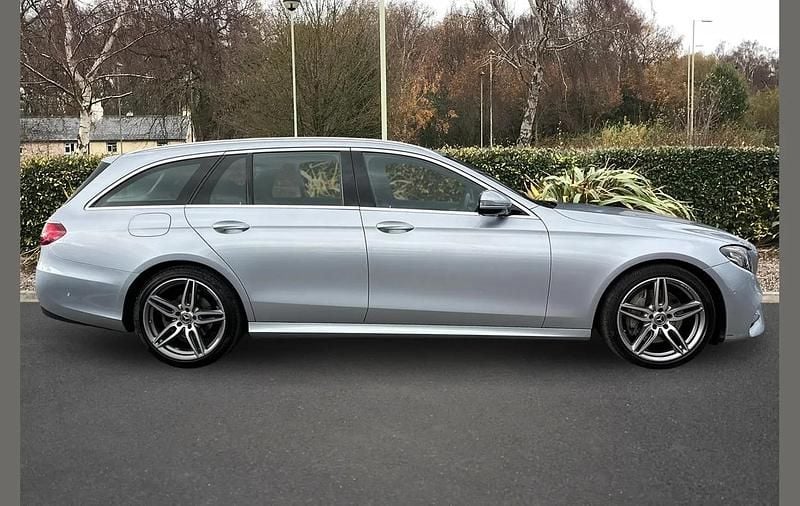 Begagnad Mercedes E220 AMG line 191 HK (140 kW) 2018 Silver Kombi