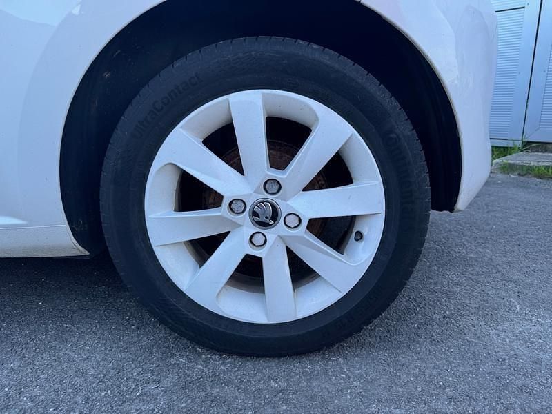 Used Skoda Citigo Colour Edition 60 HP (44 kW) 2019 White Hatchback