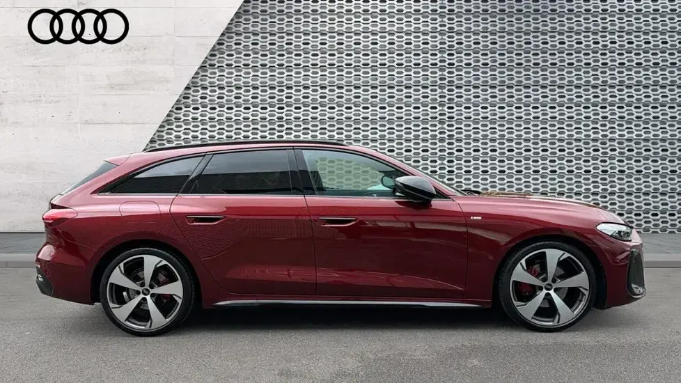 Used Audi A5 Sportback Advanced 204 HP (150 kW) 2025 Red Hatchback