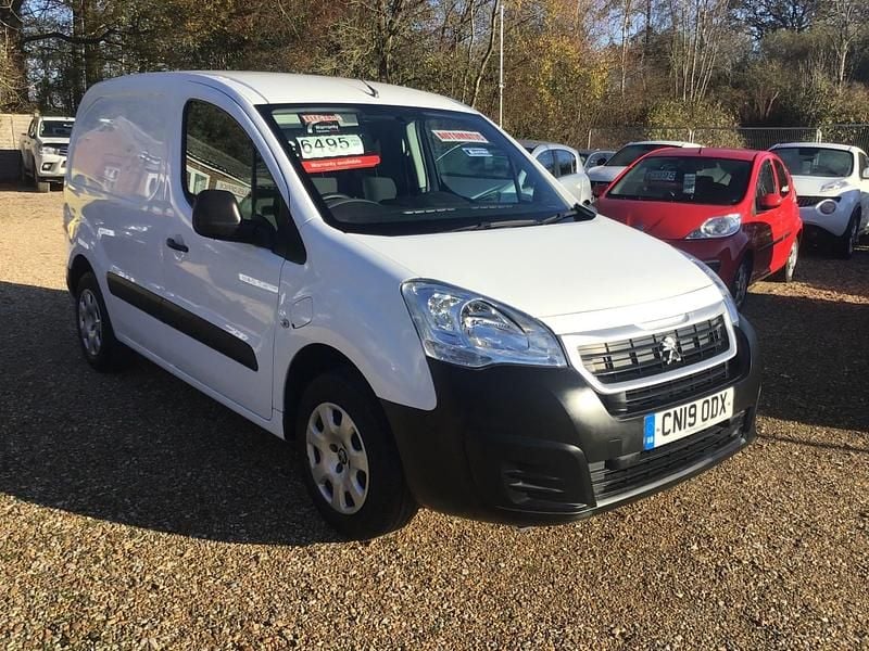 Used Peugeot Partner 2019 White MPV
