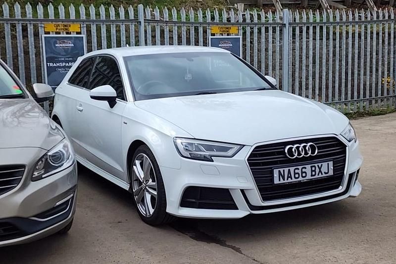 Usado Audi A3 S-Line 110 HP (80 kW) 2016 Branco Citadino