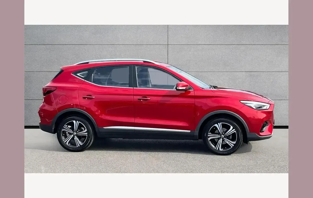 Used MG ZS Excite 105 HP (77 kW) 2022 Red SUV
