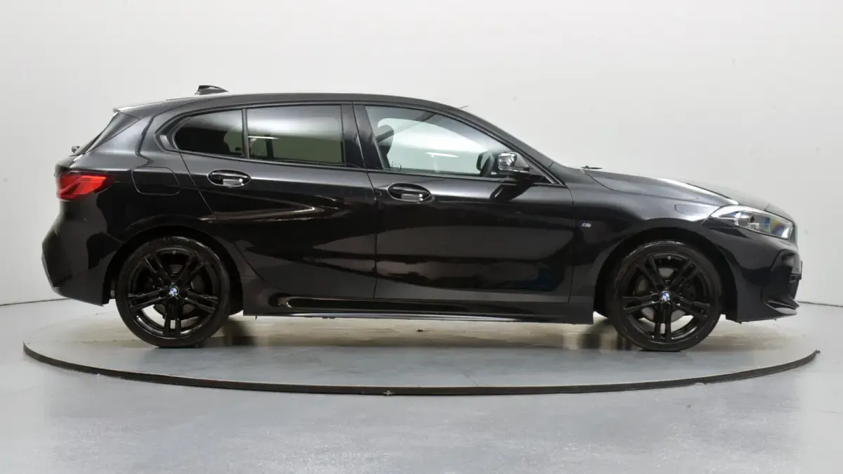Used BMW 118 M Sport 134 HP (98 kW) 2022 Black