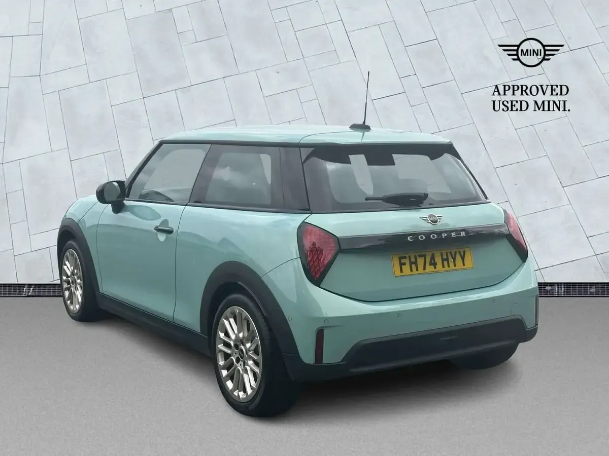 Used Mini Cooper Hatch 113 kW (154 HP) 2025 Green Hatchback