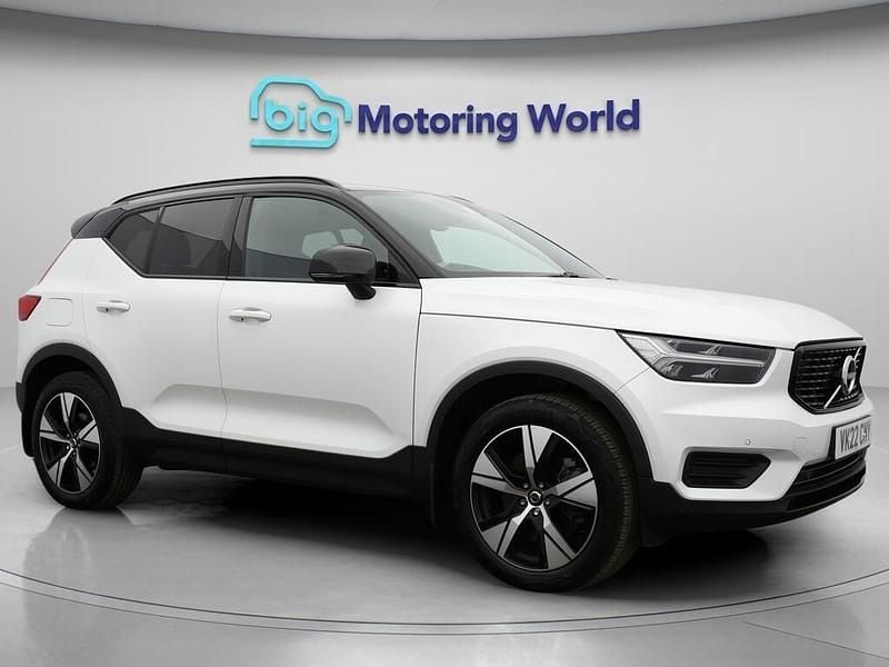 White Used 2022 Volvo XC40 R-Design SUV | £24,600 (Fair price) - Image 1/4