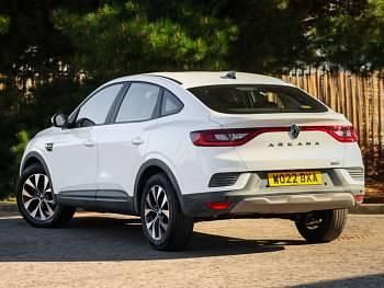 Used Renault Arkana Iconic 142 HP (104 kW) 2022 White SUV