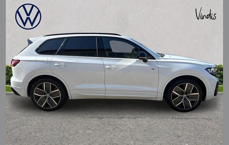 Used VW Touareg Black Edition 286 HP (210 kW) 2024 White SUV