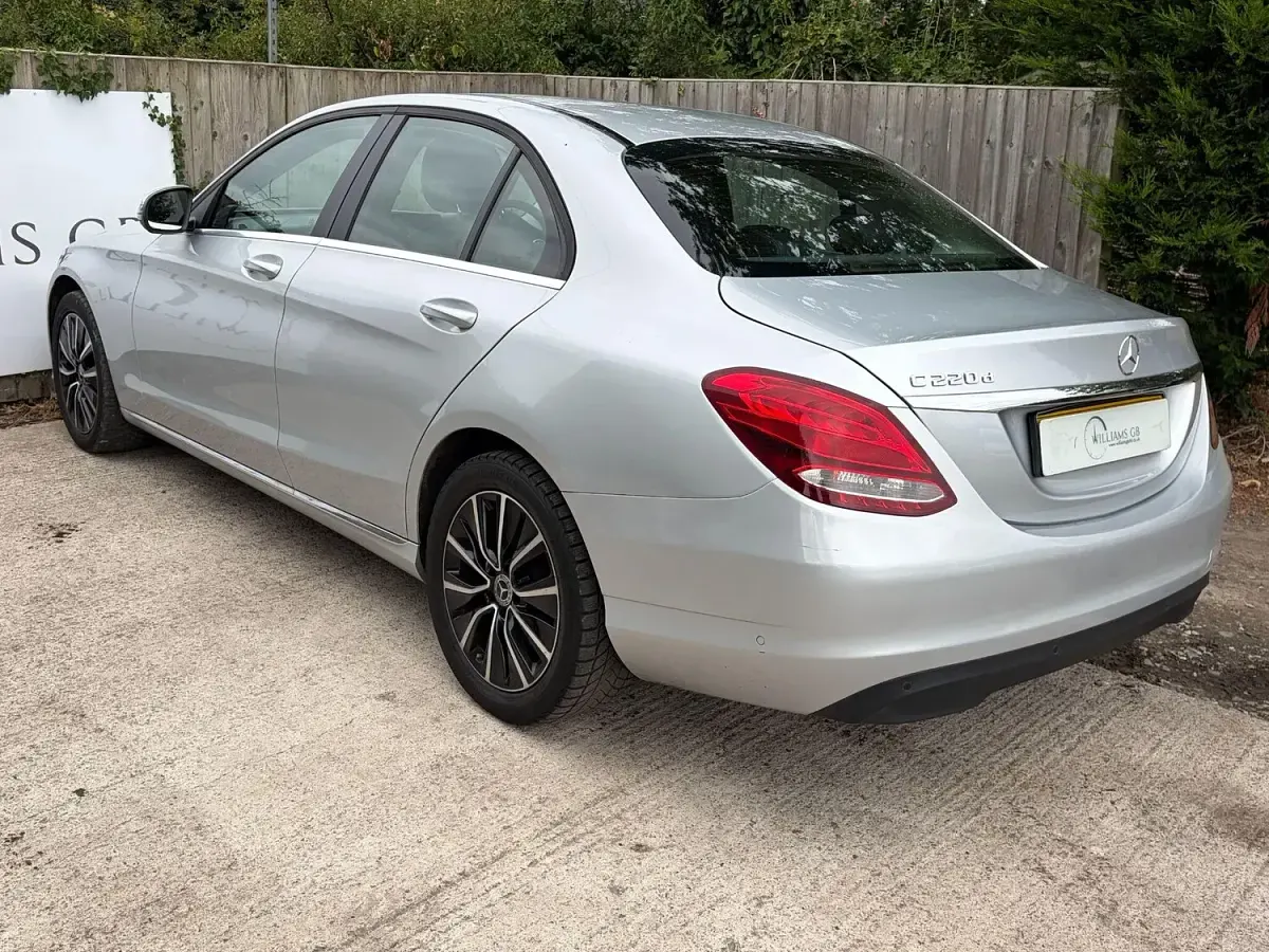 Used Mercedes C220 SE 194 HP (142 kW) 2019 Silver Sedan