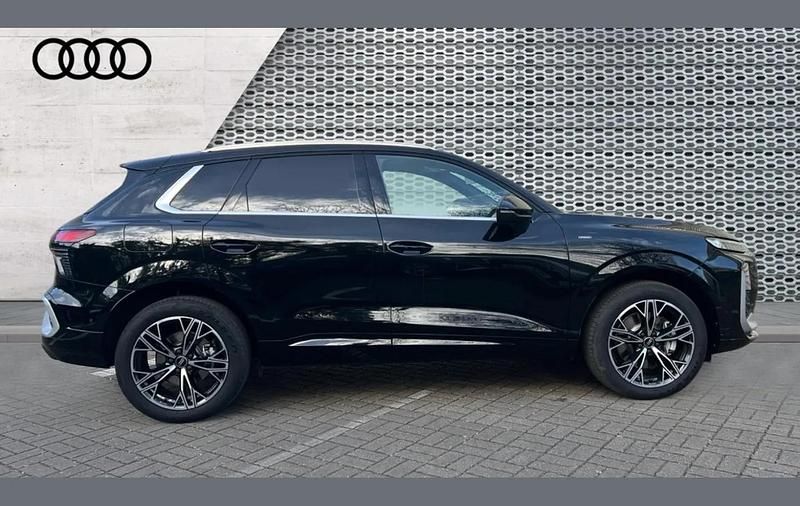 New Audi Q3 S-Line 267 HP (196 kW) 2025 Black SUV