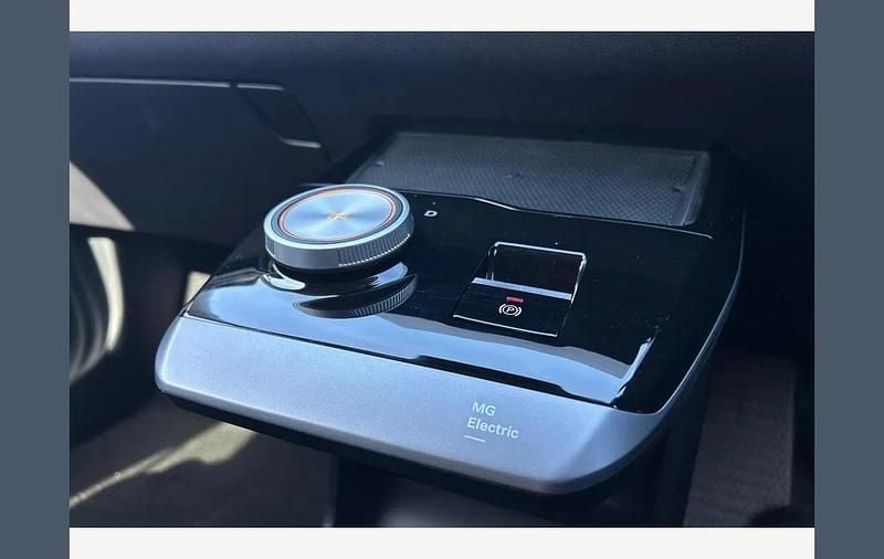 Ny MG MG4 EV Trophy 147 kW (200 HK) 2026 Vit Halvkombi