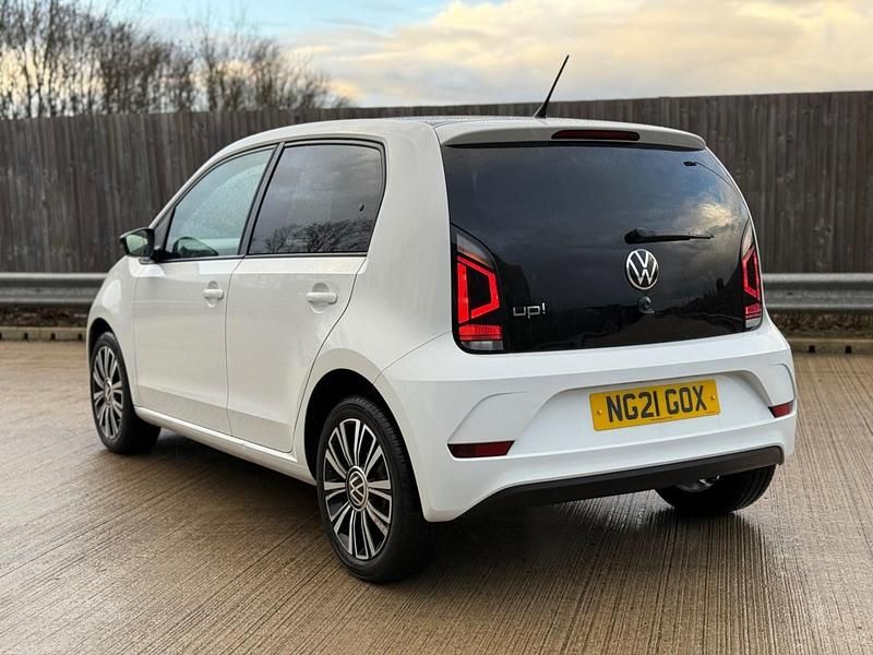 Usado VW up! Black Edition 65 HP (47 kW) 2021 Branco Citadino
