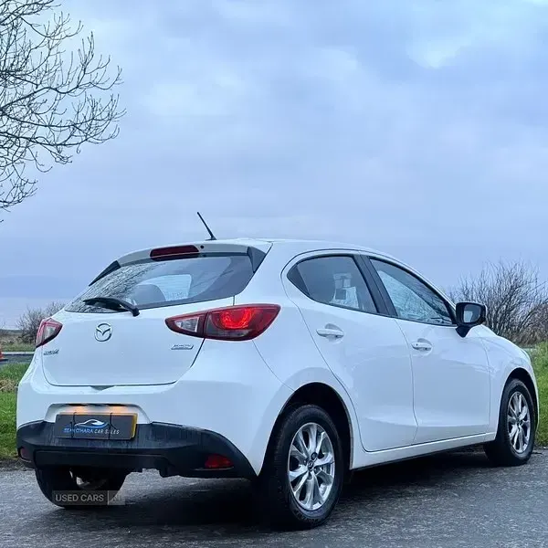 Używany Mazda 2 2016 Biały Hatchback